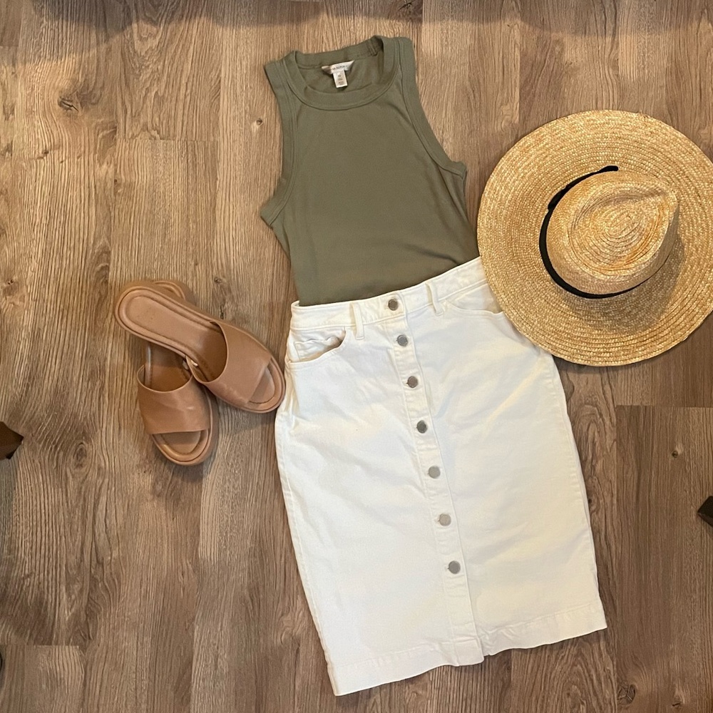 Banana Republic White Denim Skirt